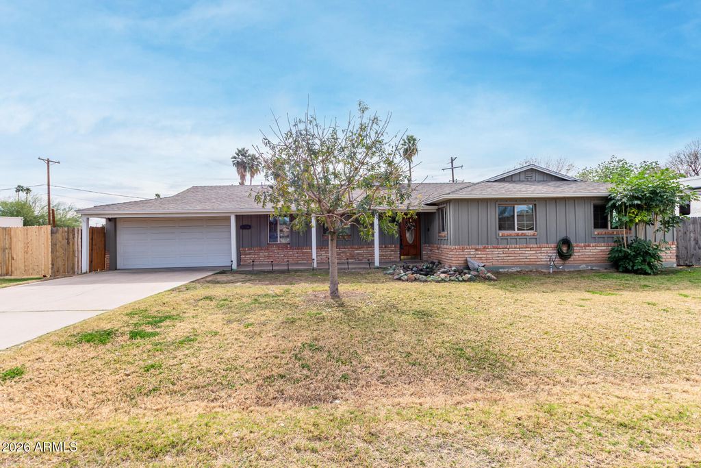 5733 W ROYAL PALM Road, Glendale, AZ 85302