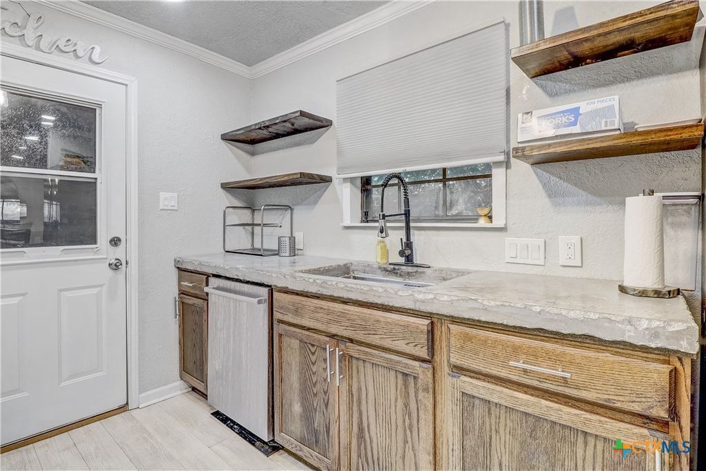 Image 4 of property listing at 4106 Ermine Trail, Temple, TX 76504