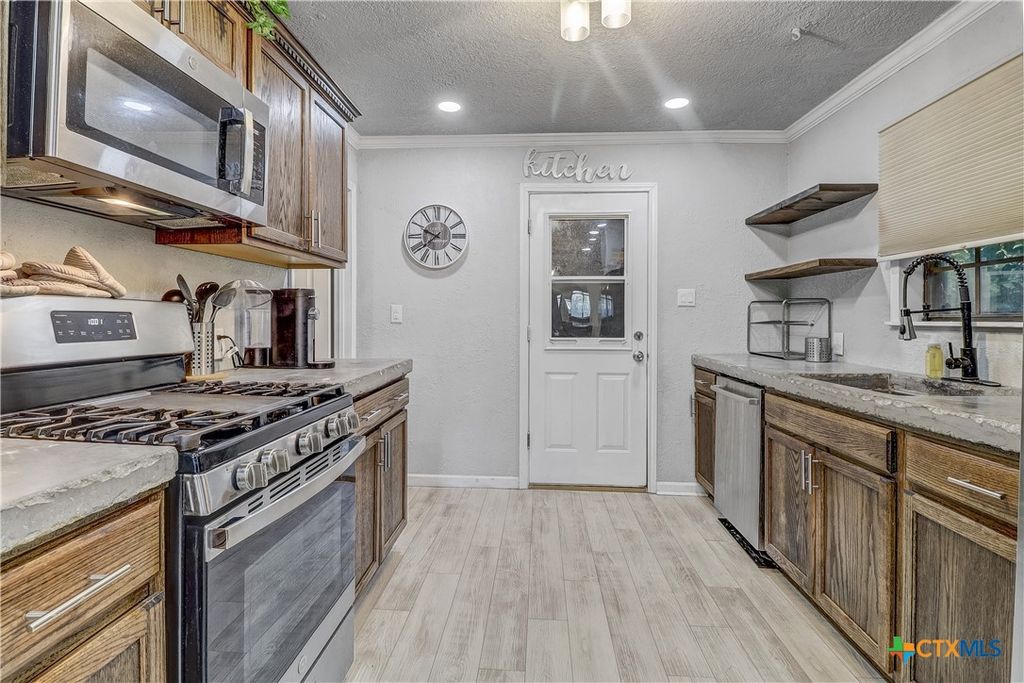 Image 5 of property listing at 4106 Ermine Trail, Temple, TX 76504