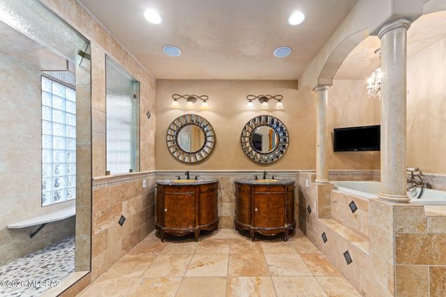 6400 N Nirvana Place, Tucson, AZ 85750