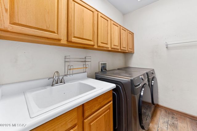 6400 N Nirvana Place, Tucson, AZ 85750