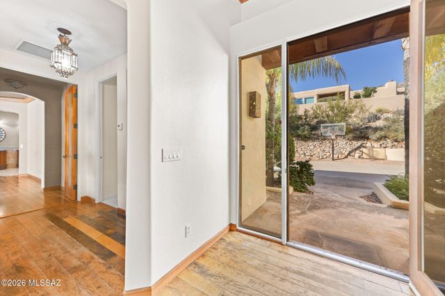 6400 N Nirvana Place, Tucson, AZ 85750