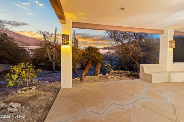 6400 N Nirvana Place, Tucson, AZ 85750