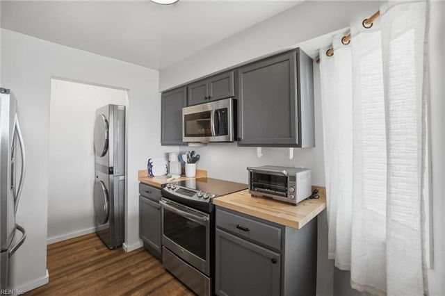 1912 E Ocean View Ave Apt A, Norfolk, VA 23503