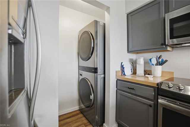 1912 E Ocean View Ave Apt A, Norfolk, VA 23503