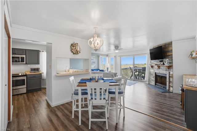 1912 E Ocean View Ave Apt A, Norfolk, VA 23503