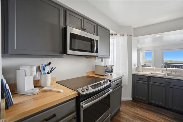 1912 E Ocean View Ave Apt A, Norfolk, VA 23503