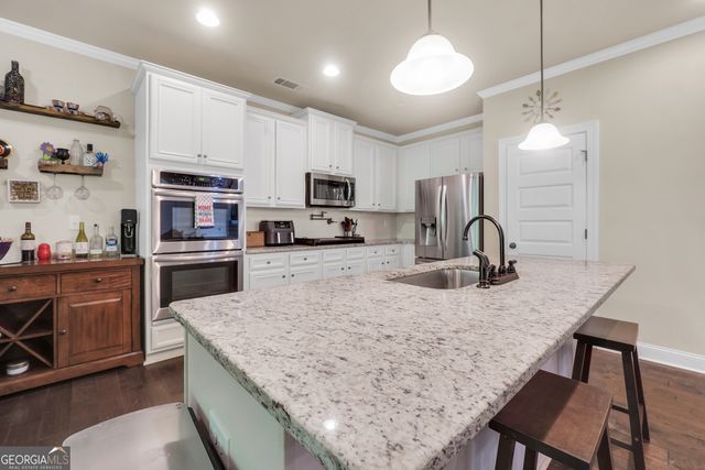 231 Homestead Circle, Forsyth, GA 31029