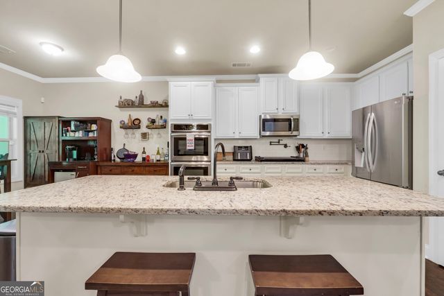 231 Homestead Circle, Forsyth, GA 31029