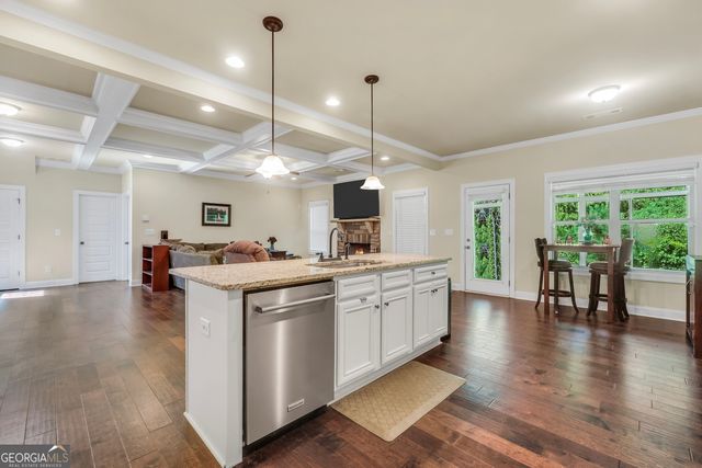 231 Homestead Circle, Forsyth, GA 31029