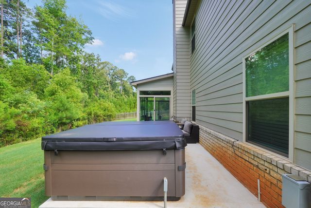 231 Homestead Circle, Forsyth, GA 31029