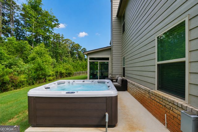 231 Homestead Circle, Forsyth, GA 31029