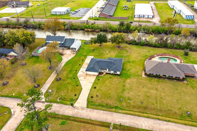 3916 Benton Dr, Bourg, LA 70343