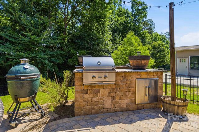 11062 River Oaks Drive NW, Concord, NC 28027