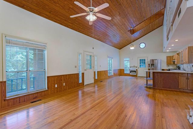 165 Paglen Ridge Drive, Pikeville, TN 37367