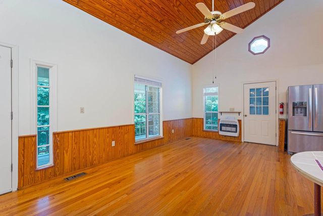 165 Paglen Ridge Drive, Pikeville, TN 37367