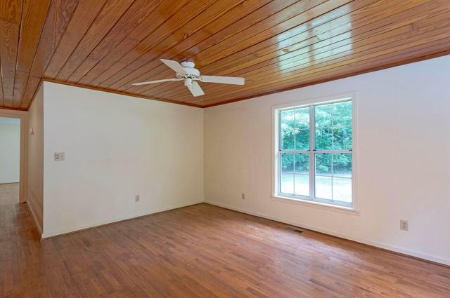165 Paglen Ridge Drive, Pikeville, TN 37367