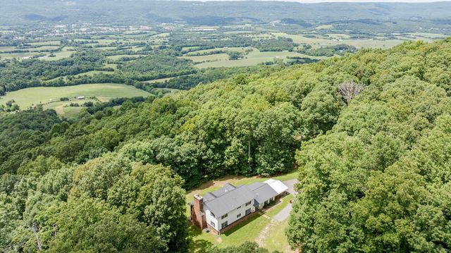 165 Paglen Ridge Drive, Pikeville, TN 37367