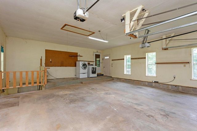 165 Paglen Ridge Drive, Pikeville, TN 37367