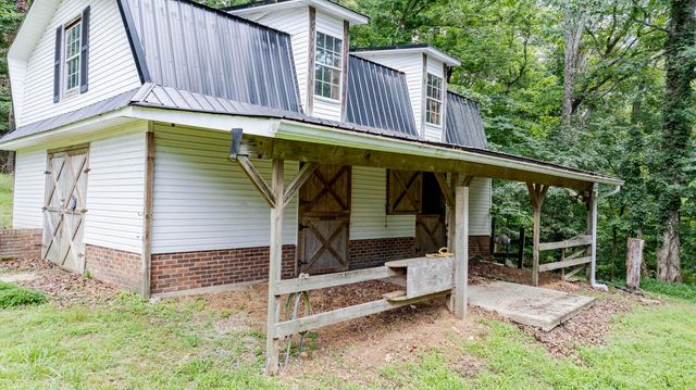 165 Paglen Ridge Drive, Pikeville, TN 37367