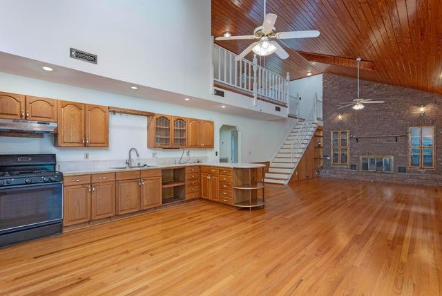 165 Paglen Ridge Drive, Pikeville, TN 37367