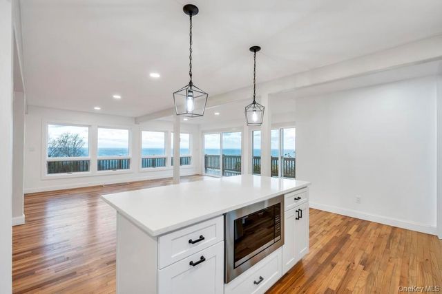 2 Dolphin Way, Riverhead, NY 11901