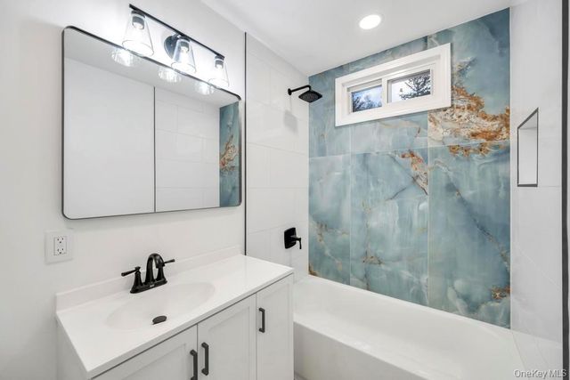 2 Dolphin Way, Riverhead, NY 11901