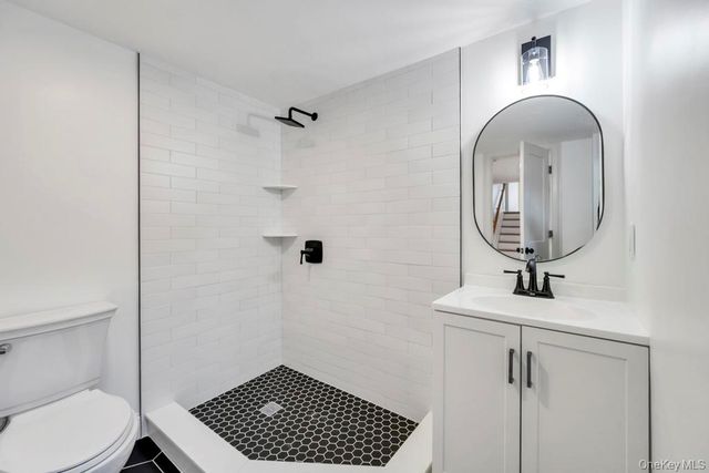 2 Dolphin Way, Riverhead, NY 11901