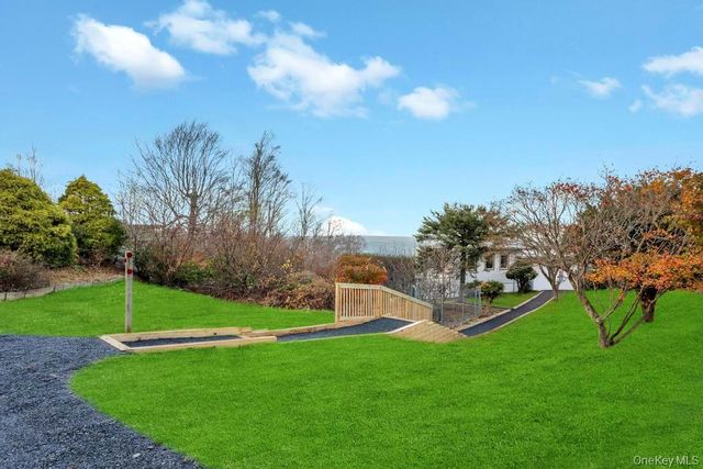 2 Dolphin Way, Riverhead, NY 11901