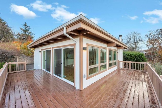 2 Dolphin Way, Riverhead, NY 11901