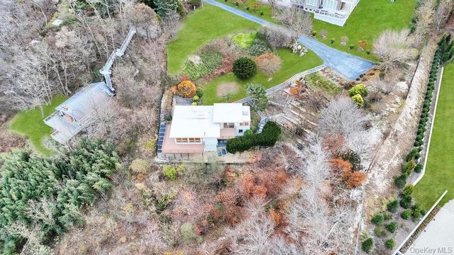 2 Dolphin Way, Riverhead, NY 11901