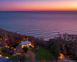 2 Dolphin Way, Riverhead, NY 11901