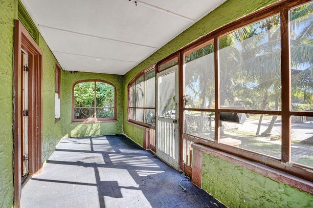 627 30th Street, West Palm Beach, FL 33407