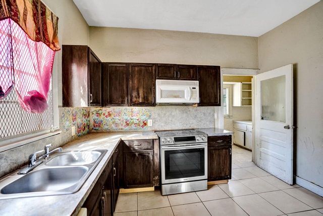 627 30th Street, West Palm Beach, FL 33407