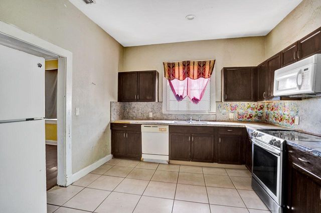 627 30th Street, West Palm Beach, FL 33407