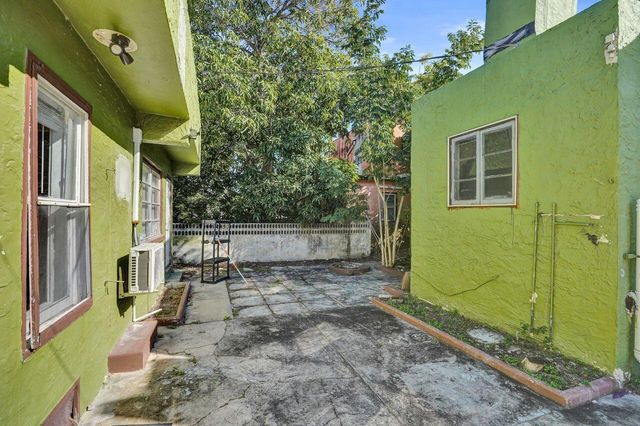 627 30th Street, West Palm Beach, FL 33407