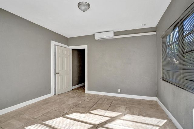 627 30th Street, West Palm Beach, FL 33407