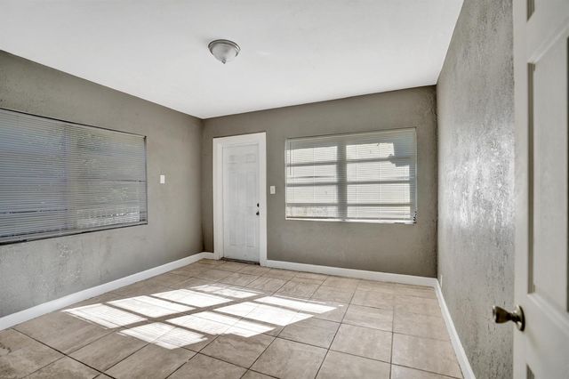 627 30th Street, West Palm Beach, FL 33407
