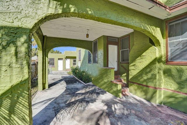 627 30th Street, West Palm Beach, FL 33407