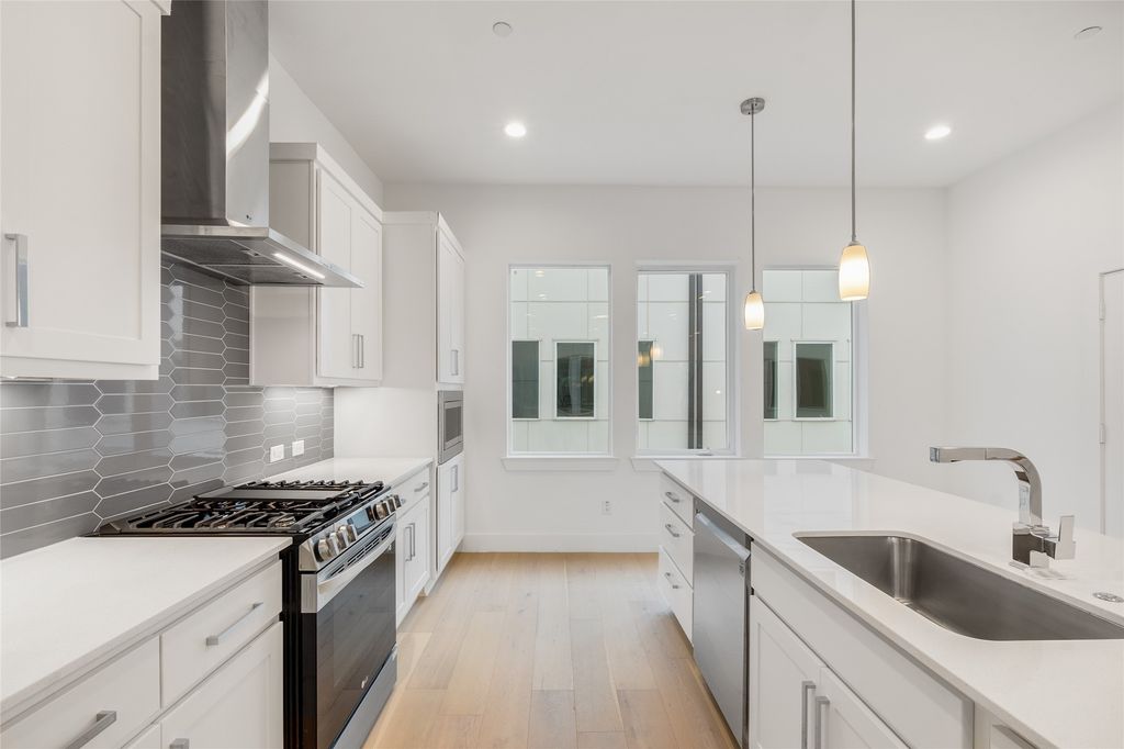 3915 N Hall Street 103, Dallas, TX 75219