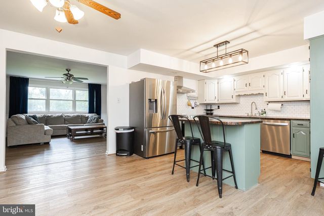 1414 KITCHENS ORCHARD, Falling Waters, WV 25419