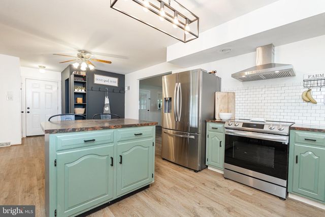 1414 KITCHENS ORCHARD, Falling Waters, WV 25419