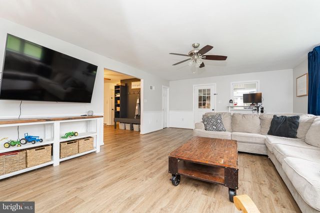 1414 KITCHENS ORCHARD, Falling Waters, WV 25419
