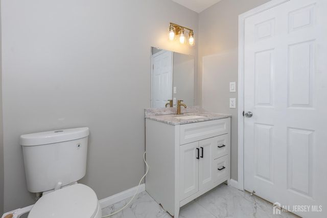 2301 Bayhead Drive, Middlesex, NJ 08859