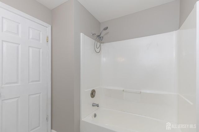 2301 Bayhead Drive, Middlesex, NJ 08859