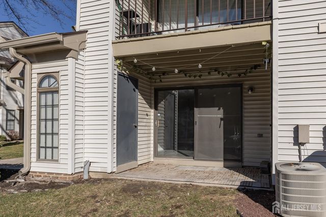 2301 Bayhead Drive, Middlesex, NJ 08859