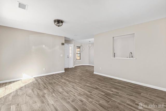 2301 Bayhead Drive, Middlesex, NJ 08859