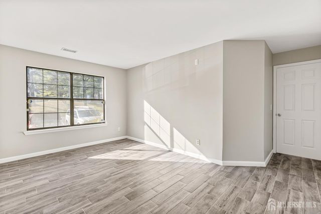 2301 Bayhead Drive, Middlesex, NJ 08859