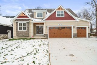 39105 Chart Street, Harrison Twp, MI 48045