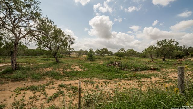 1062 County Road 122 Lot 4, Floresville, TX 78114